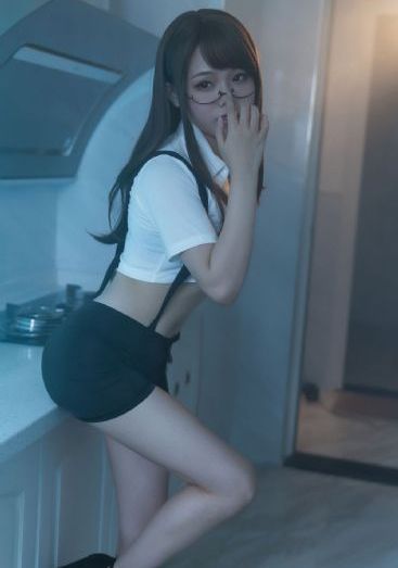 迷人的保姆神马_4K电影在线观看